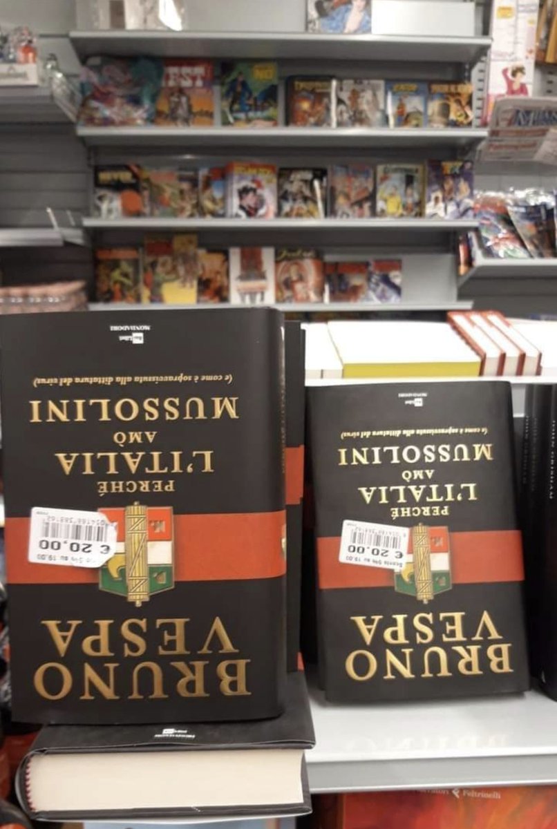 djcecio's tweet photo. @BrunoVespa ma lei scrive solo libri carini come canarini o rondini, o anche libri a testa in giù come #pipistrelli? https://t.co/rTc87mk5nv