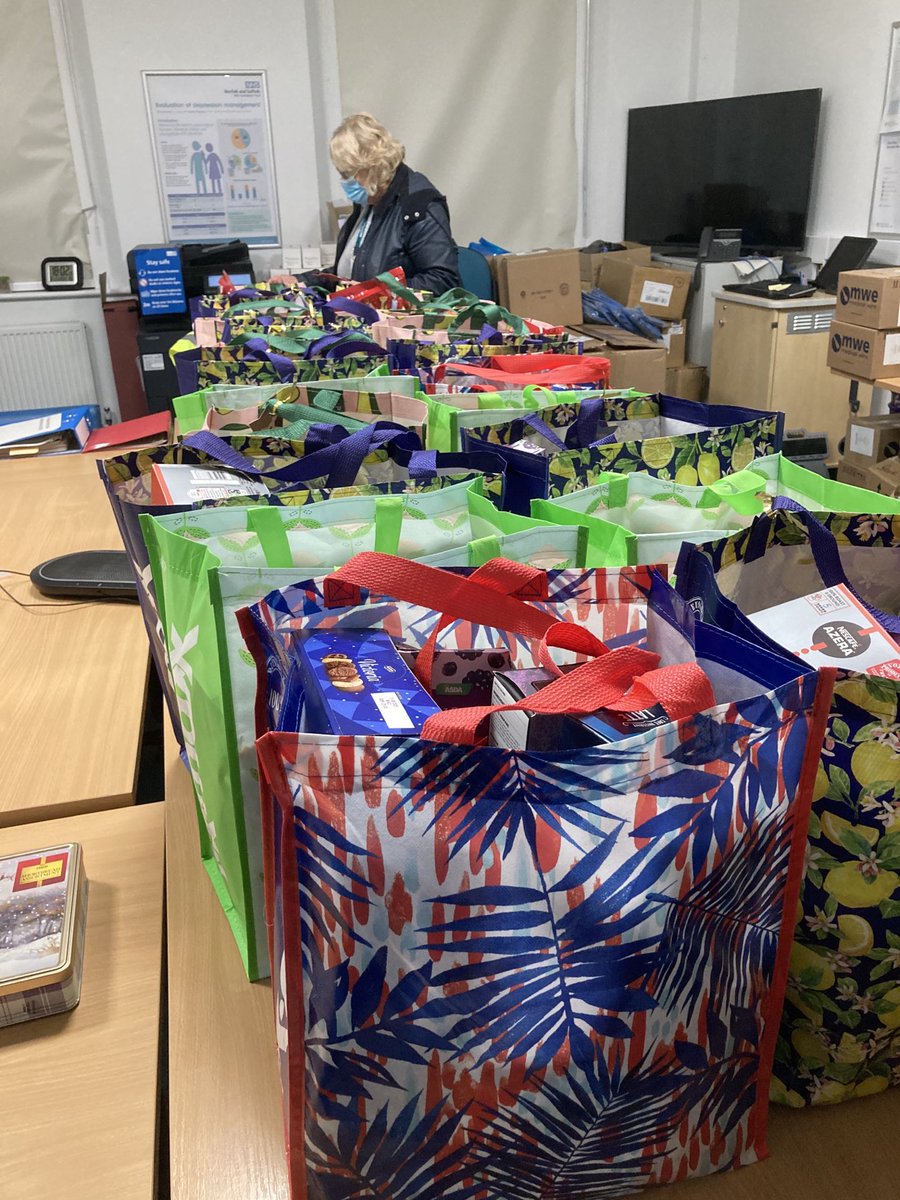 DawnCollins9's tweet photo. Wow, Wow and Wow 🤩 ⁦@gatewayvineyard⁩ for your incredible Christmas hamper donation for our inpatient wards ⁦@NSFTtweets⁩ .. the Chaplain and I were totally overwhelmed. Your kindness is incredible #1000hours THANK YOU 🙏 ⁦@MarcLillystone⁩ https://t.co/txDxDATY7b