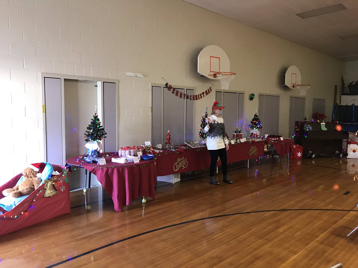 CenterMadison's tweet photo. Madison’s Annual DIY Christmas Exchange—amazing talent and inspiration! https://t.co/wtfzIT2Y97