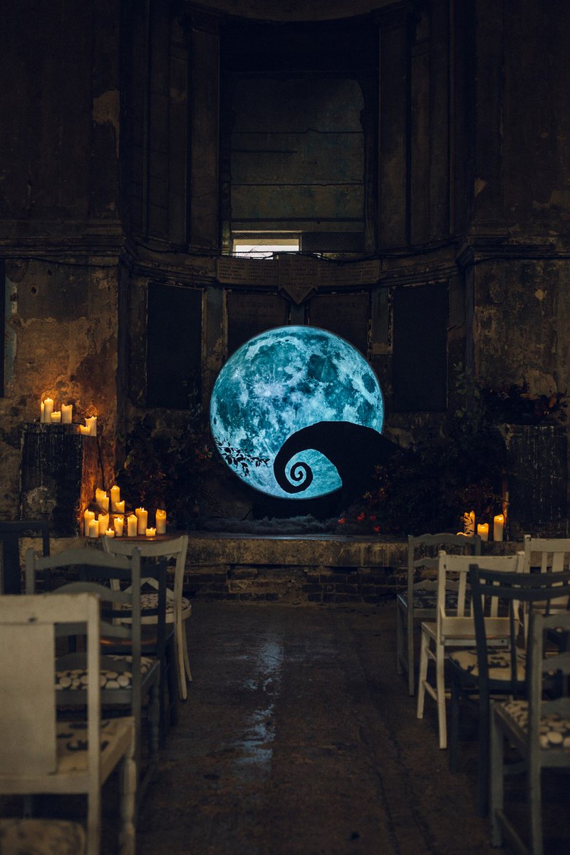 A breathtaking Nightmare Before Christmas inspired wedding shoot at The Asylum Chapel
Images <a href="/ChloeLeePhoto/">Chloé Lee 📸</a> with Planning @kayleighkmua &amp; The Stars Inside
bit.ly/3p9pRpa Backdrop <a href="/VowedandAmazed/">VowedandAmazed!</a>
