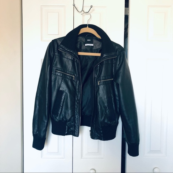 renellebella's tweet photo. So good I had to share! Check out all the items I'm loving on @Poshmarkapp #poshmark #fashion #style #shopmycloset #bdg #americaneagleoutfitters #anthropologie: https://t.co/U0BJIPgAqh https://t.co/NU4SZtwC8j