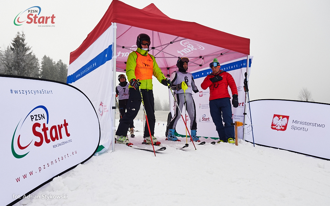 PZSNStart's tweet photo. 🤩#wszyscynaSTART - trwają MP w paranarciarstwie alpejskim i parasnowboardzie w Białce Tatrzańskiej i Jurgowie

🤗Łapcie kilka fotek od Adriana Stykowskiego (@Adrian72002816)

https://t.co/Vak2Ffqp8R

@SPORT_GOV_PL @funduszpfron @Paralympic_PL https://t.co/QBQBhUvCYg