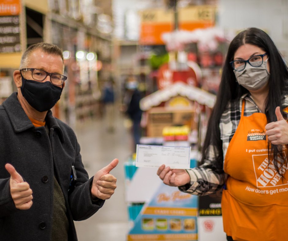 swyfs's tweet photo. Special thank you to the Delridge Way @HomeDepot team for their generous donation to Southwest Youth & Family Services! We are so grateful to have local businesses support youth & families this holiday season. #WestIsBest #HappyHolidays #TransformFutures https://t.co/EvKWhbXYau