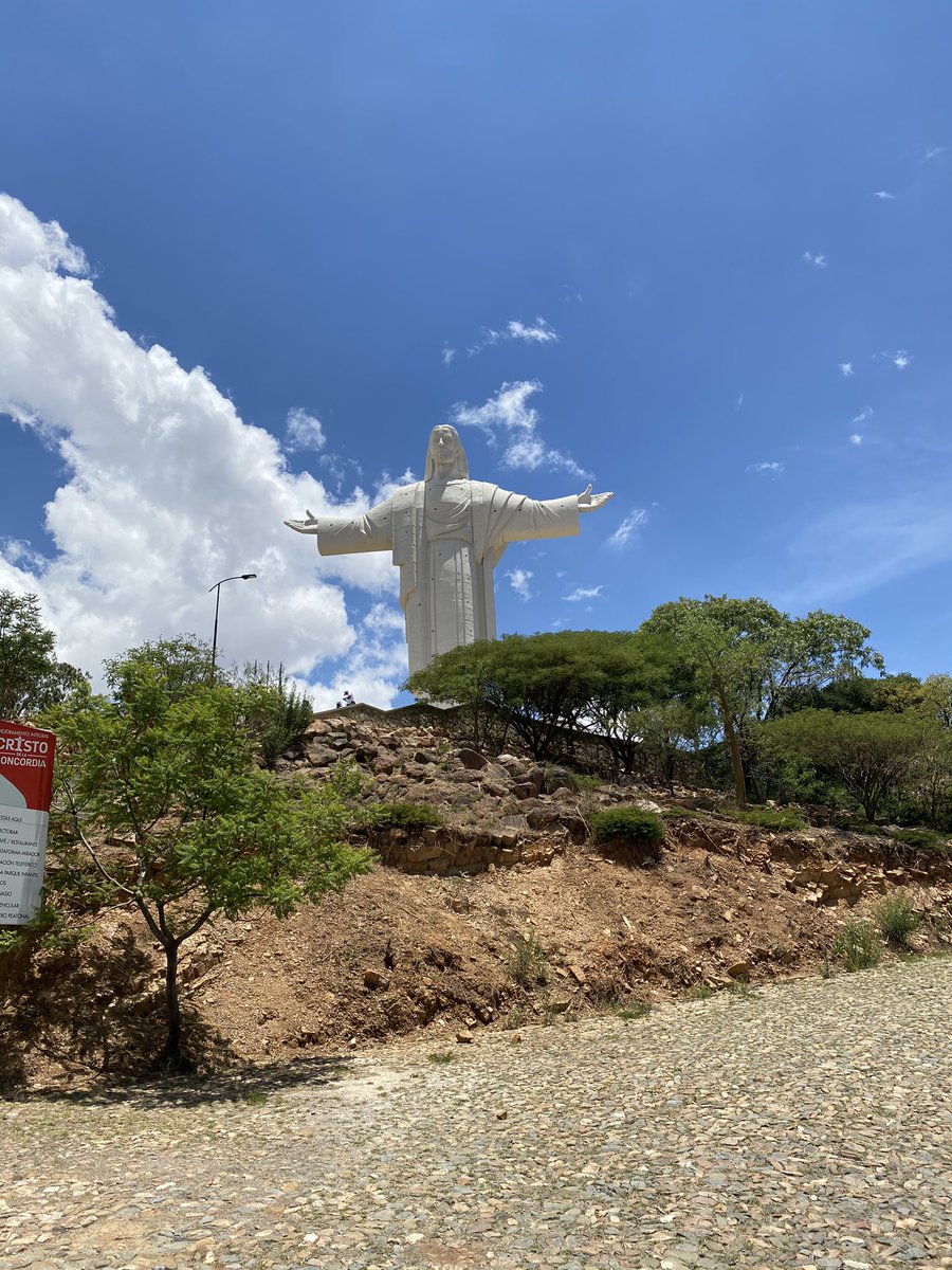 NITRAMCIN's tweet photo. Fun fact - the Jesus Christ in Bolivia is bigger than the one in Brazil @maluveltze https://t.co/y4xIJKEgcf