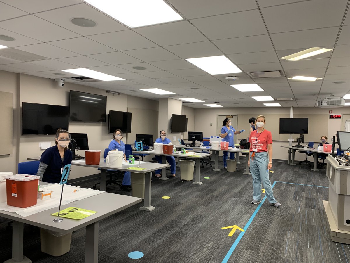 Today, nursing students from the UIC College of Nursing, assisted with the COVID vaccination clinic. My supervisory job included taking photos of frontline staff getting the vaccine, because they wanted a photo to show they were safe. #uiccom #uicdom #uic <a href="/UICnursing/">UIC Nursing</a> <a href="/UICnews/">UIC News</a>