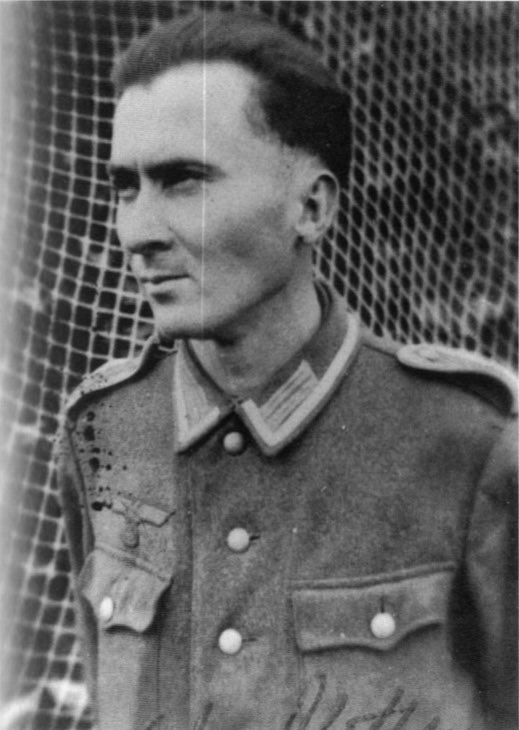 Ettelbruck was occupied during the day & the Volksgrenadiere settled as best they could under harassing fire.Uffz Wilhelm Stetter, of 3./ 915VGD recalled ‘one room being decorated with pics of scantily clad women - it was like a taste of America!’5)