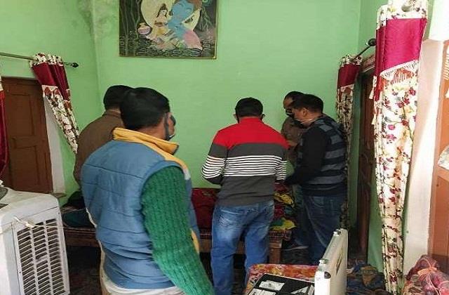 punjabkesari's tweet photo. हल्द्वानी में बुजुर्ग महिला की गला रेतकर हत्या, इलाके में फैली सनसनी
https://t.co/xUAfszyX5K
#Uttarakhandnews #Nainitalnews #strangledtodeath #police https://t.co/Ms9vdN6wNV