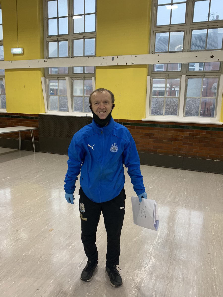 BaileyDebi's tweet photo. More photos from the fantastic effort today over 900 hampers delivered today #doingitallagaintomorrow @NEATschools @socialjustlass @NU_Foundation https://t.co/AlPpwlKsM6