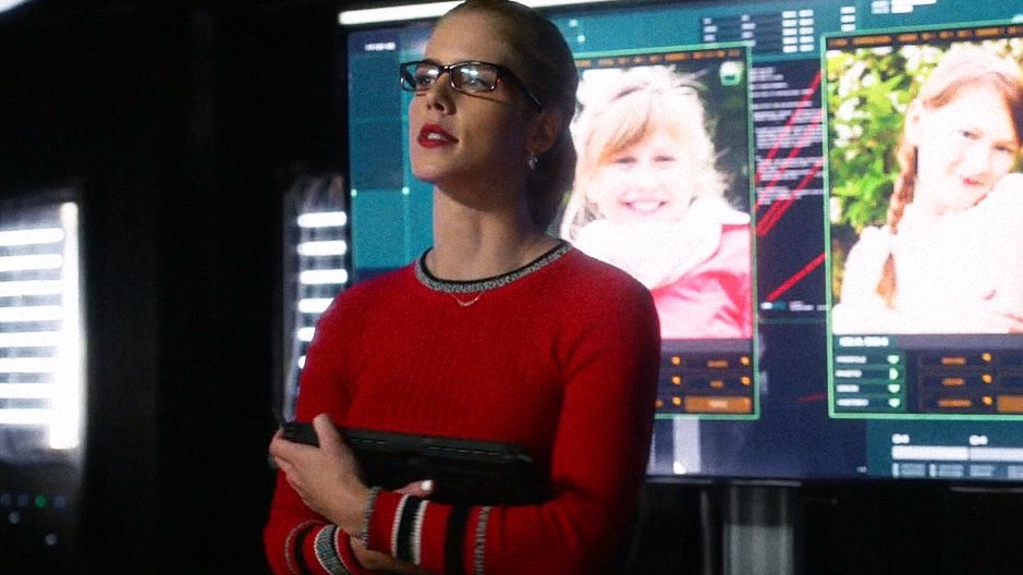 felicity smoak as the colors of the rainbow  ; a thread