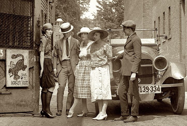 1921.  Are these fashions you want to see return in 2021? They already are... buff.ly/38oCeqy