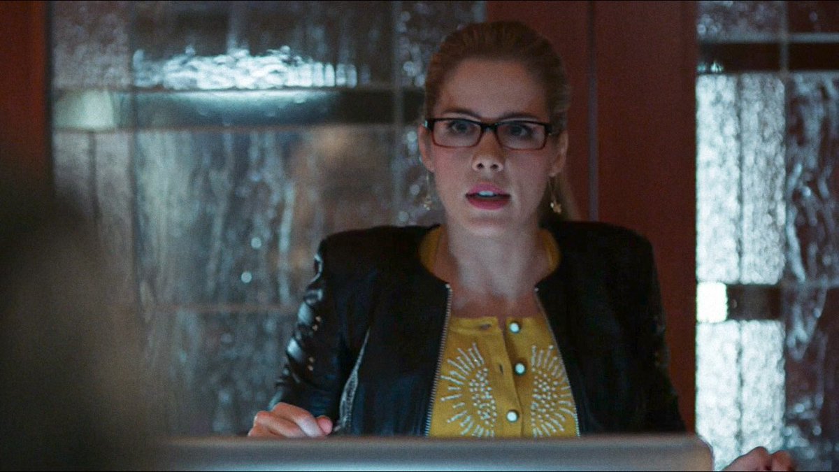 felicity smoak as the colors of the rainbow  ; a thread