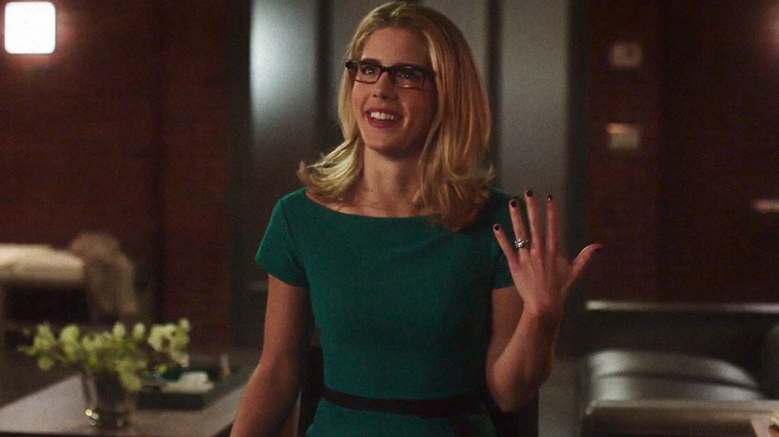 felicity smoak as the colors of the rainbow  ; a thread
