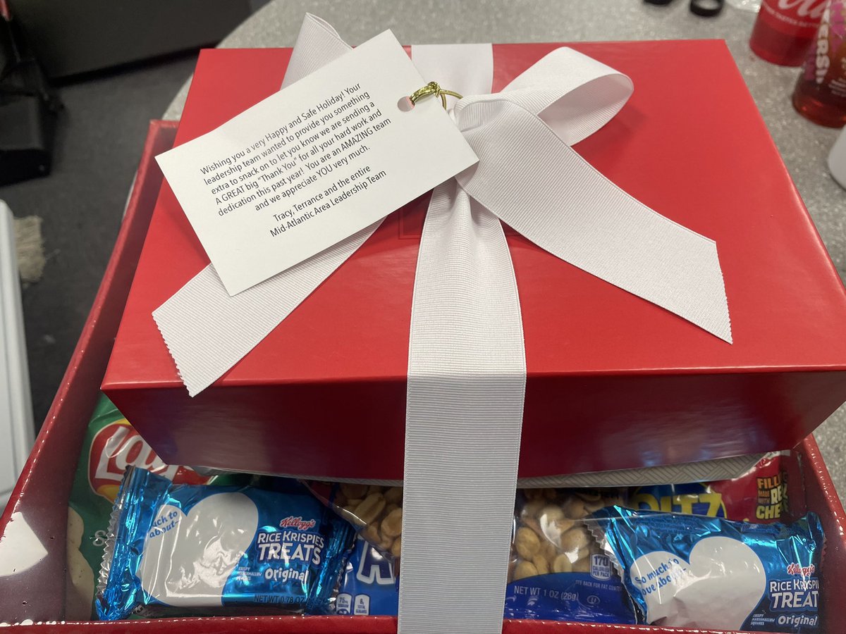 Gman85170's tweet photo. Thank you so much @TracyNolan_ @tglover187 & Mid Atlantic Area Leadership team for this amazing gift, the team really appreciated. #NErocks #MDDE https://t.co/nBfzV25F2X