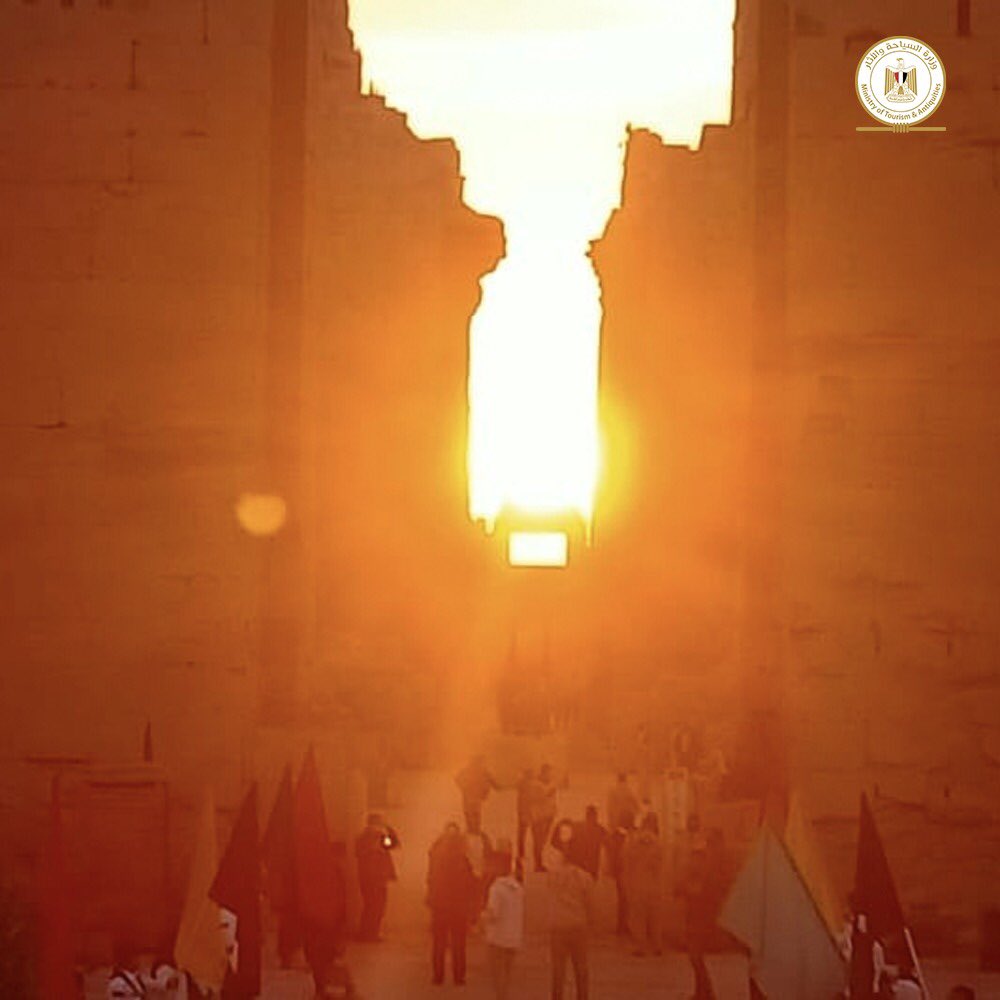 TourismandAntiq's tweet photo. شهد الكرنك صباح اليوم احتفالية تعامد الشمس على المحور الرئيسي لمعبد الكرنك، وهي الظاهرة التي تحدث في ٢١ ديسمبر كل عام
This morning Karnak witnessed the celebration of the solar alignment on the main axis of the Karnak Temple, a phenomenon that occurs on December 21 yearly https://t.co/dYvAaBVxBp