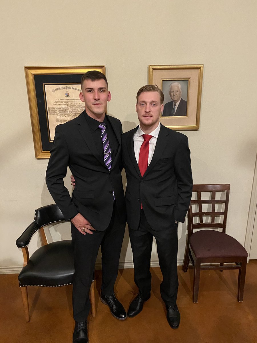 SHSU_DELTS's tweet photo. We would like to congratulate EZ brothers Chris Gunnels,Sam Smart, Brady Smith,Jaxon Day and Luke Dean on graduating this week! These seniors have truly left a mark in our chapter and will be missed dearly! We wish our brothers the best of luck in their future endeavors! #RahRah https://t.co/I5BHz9f3nD