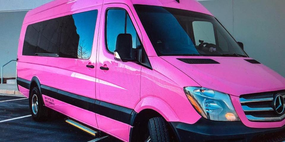 ridefurbus's tweet photo. A Helpful Guide for Bachelorette Party Bus Rentals https://t.co/X4JcsJJbbX https://t.co/b9tOmzP9qK