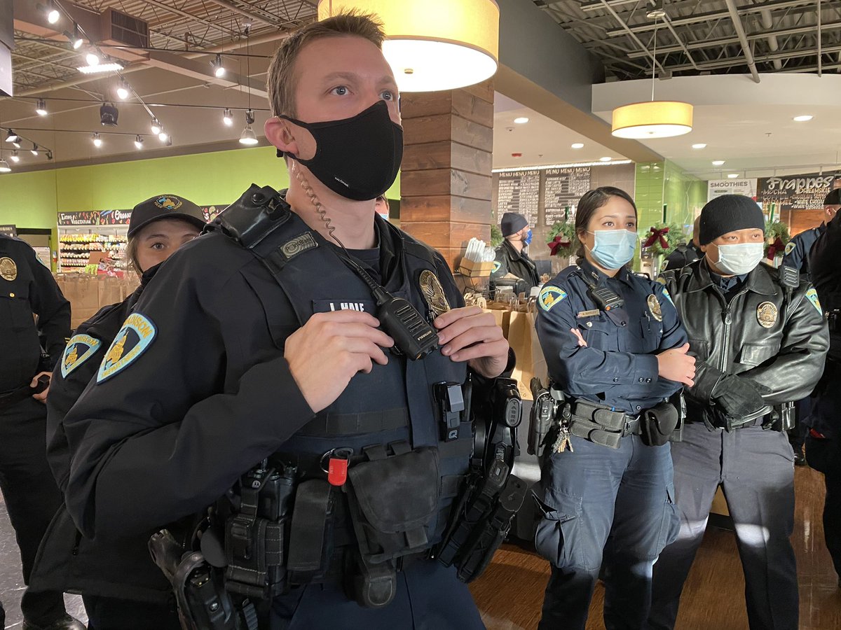madisonpolice's tweet photo. Today, officers shopped and assembled food bags at Metcalfe’s Market and later distributed to over 123 local families!

MPD partnered with MCPF, 100 Black Men of Madison, MPPOA, and Metcalfe's Market to provide area families with free meals for the holidays.  

#MPDCares https://t.co/dxKBmlTxDo