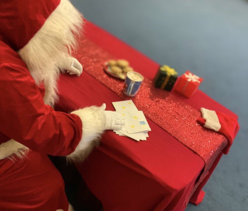 EdISGlasgow's tweet photo. Our #SantaSessions are on youtube for those wee ones in our GCC schools who haven't seen them yet https://t.co/Yq4UCaCIx1 https://t.co/kp7kmQjANP