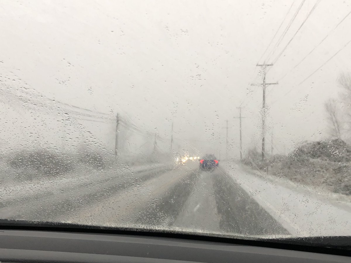 raptorsridge's tweet photo. @AM730Traffic Hwy 7 looking a little slippery #eastmission #Deroche https://t.co/CizhoE7rvc