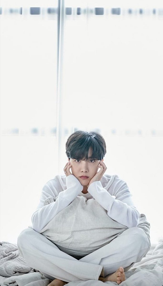 Lololm11's tweet photo. I vote for #JungHoseok of @bts_twt   for #100MostHandsome2020

The effortless beauty 😍 https://t.co/PLxE19J4QX#100MostHandsome2020 https://t.co/YlxbQpX5xm