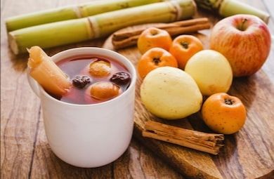 Te contamos el origen de una de las bebidas más tradicionales de esta época: el ponche. Conoce su historia, datos interesantes y sus beneficios para la salud. buff.ly/3aD8aKR