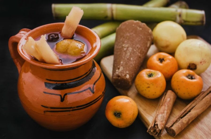 mexdesconocido's tweet photo. Te contamos el origen de una de las bebidas más tradicionales de esta época: el ponche. Conoce su historia, datos interesantes y sus beneficios para la salud. https://t.co/SpxAvqGbON https://t.co/l5vsunmzrm