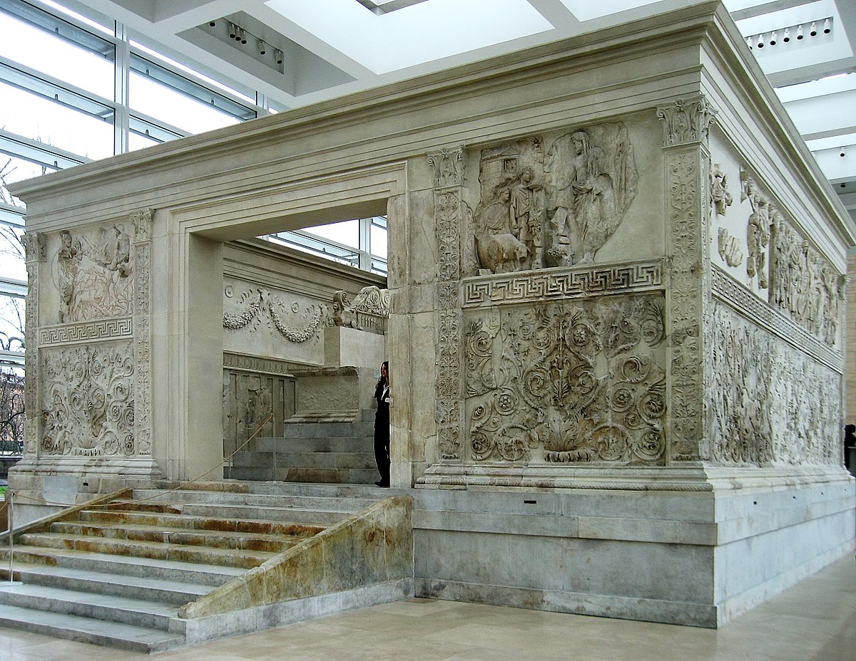 FlamenDialis1's tweet photo. Pero mi representación preferida de un Flamen dialis, que es la que he usado en mi perfil, es un relieve de mármol del Ara Pacis de Augusto, en Roma, de entre los años 13 y 9 d.C. en el que aparecemos los tres flamines maiores. Os dejo que disfrutéis del arte. 🥰 https://t.co/ONrmQkDJw7