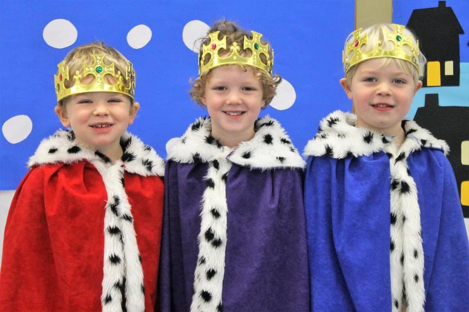 blundellsprep's tweet photo. It's Day 21 of our Virtual Advent Calendar and we wanted to share some adorable photos of our Reception pupils in costume ready for the recording of their Christmas Performance earlier this term. #virtualadventcalendar #countdowntochristmas https://t.co/zSG3zWfkYf