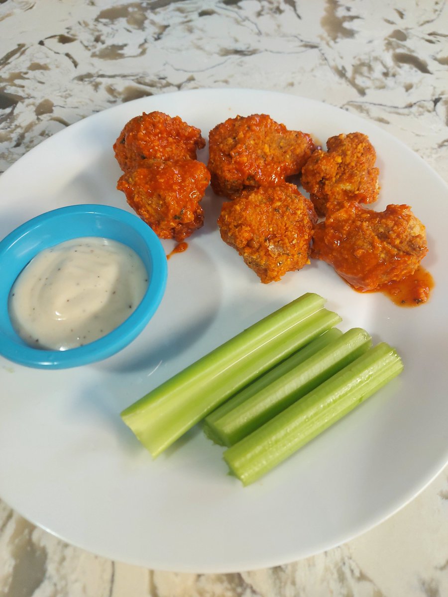 CoryJudson's tweet photo. Cookies and cauliflower wings!
#FirstDayOfVacation https://t.co/W9kvaoQdNj