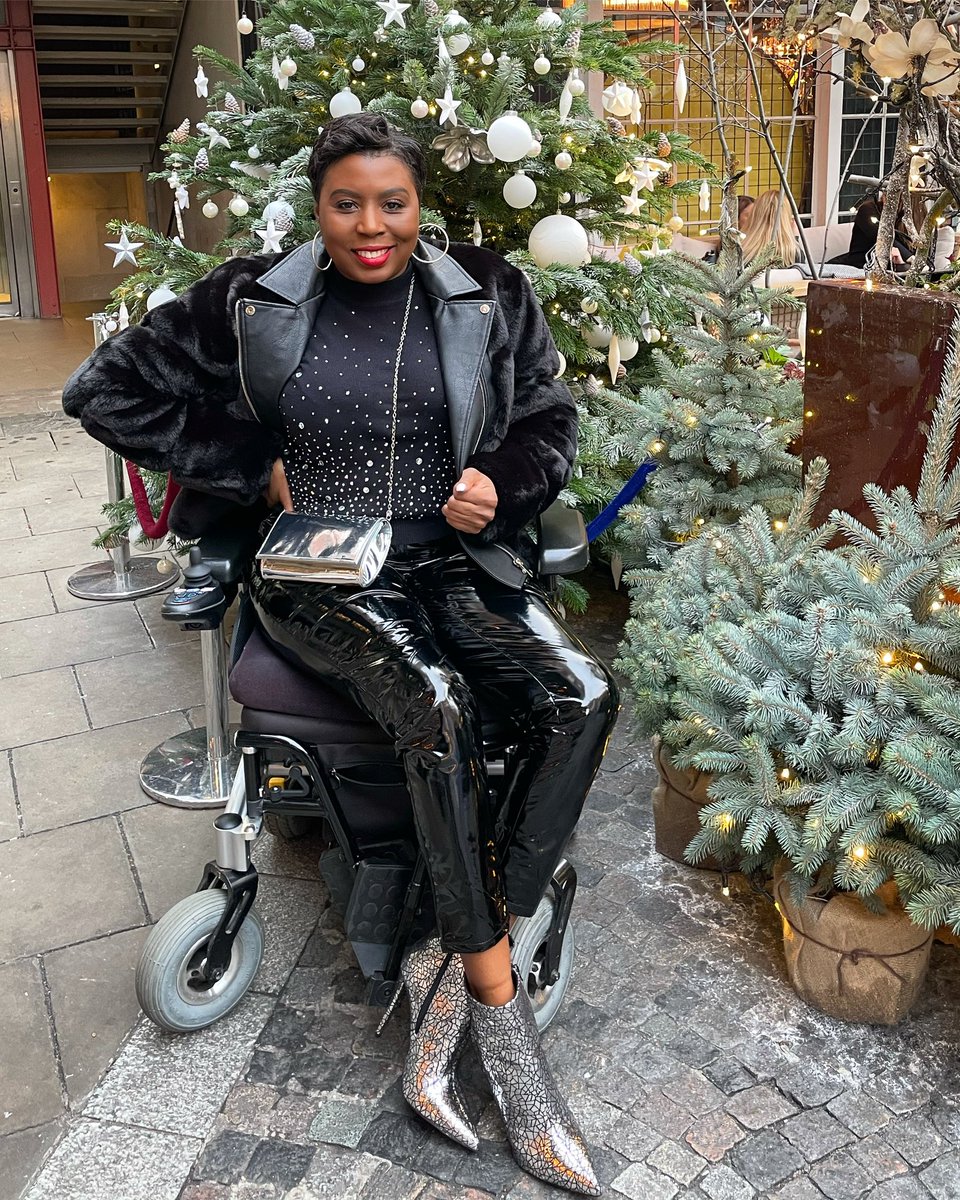 RollinFunky's tweet photo. You may not control all the events that happen to be you, but you can decide not to be reduced by them - Maya Angelou 

Top @newlook Trousers @Topshop Jacket @riverisland 

#imwearing #topshopstyle #thisisnewlook #ootdinspo #festivefashion #disabledmodel  #rollinfunky https://t.co/8AB8hvNqkO