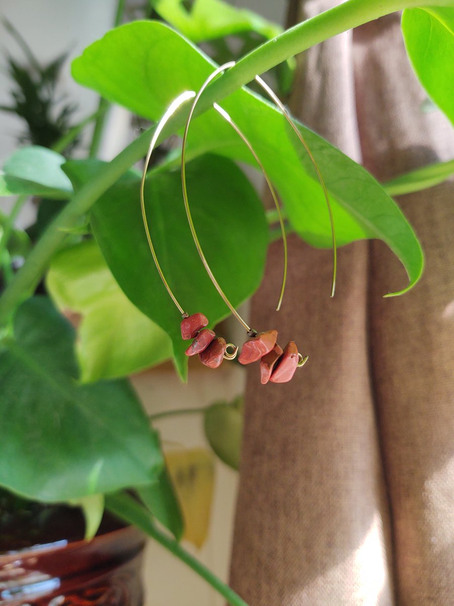 Listing some more threaders this afternoon! Gold and antique bronze beauties💖✨#threaderearrings #cherryquartz #handmade #etsyshop #etsyseller