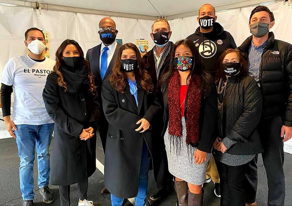 lachicamayra's tweet photo. I leave GA w/ una hermandad that Im eternally grateful for.
@thegennywithag & @Luisa_fer_car thank you for doing this work before everyone was watching & for the abundance of love you have for our community.
And so much ♥️ to our GA Chapter!
GA is in good hands ✨
#VamosGA https://t.co/AZlbos4gQ1