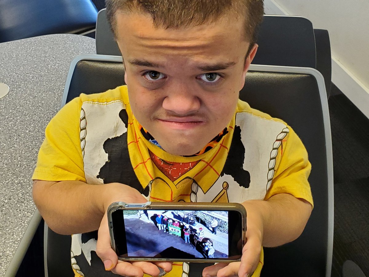 woody_tshirt's tweet photo. #wheresthewoodytshirt there in spirit 4 1000 career wins..Big Congrats 👏@ILoveFastHorses @missfasthorses @RemingtonPark @thedaleday @Kellyohararp @JockeyRamonVazq https://t.co/UcQFLwG6tS