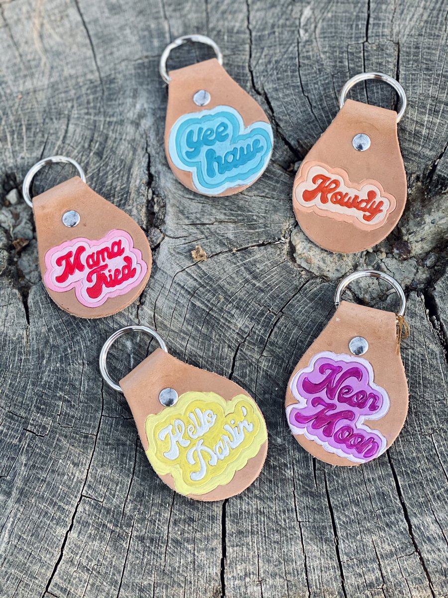 juliarwatson's tweet photo. ✰ BIRTHDAY GIVEAWAY ✰

like &amp; retweet this for a chance to win your choice of one of these keychains I made!! Head to my fb and ig - @jrwleather to enter there too!! Picking 3 winners tomorrow!! https://t.co/DVFy7P3LTn