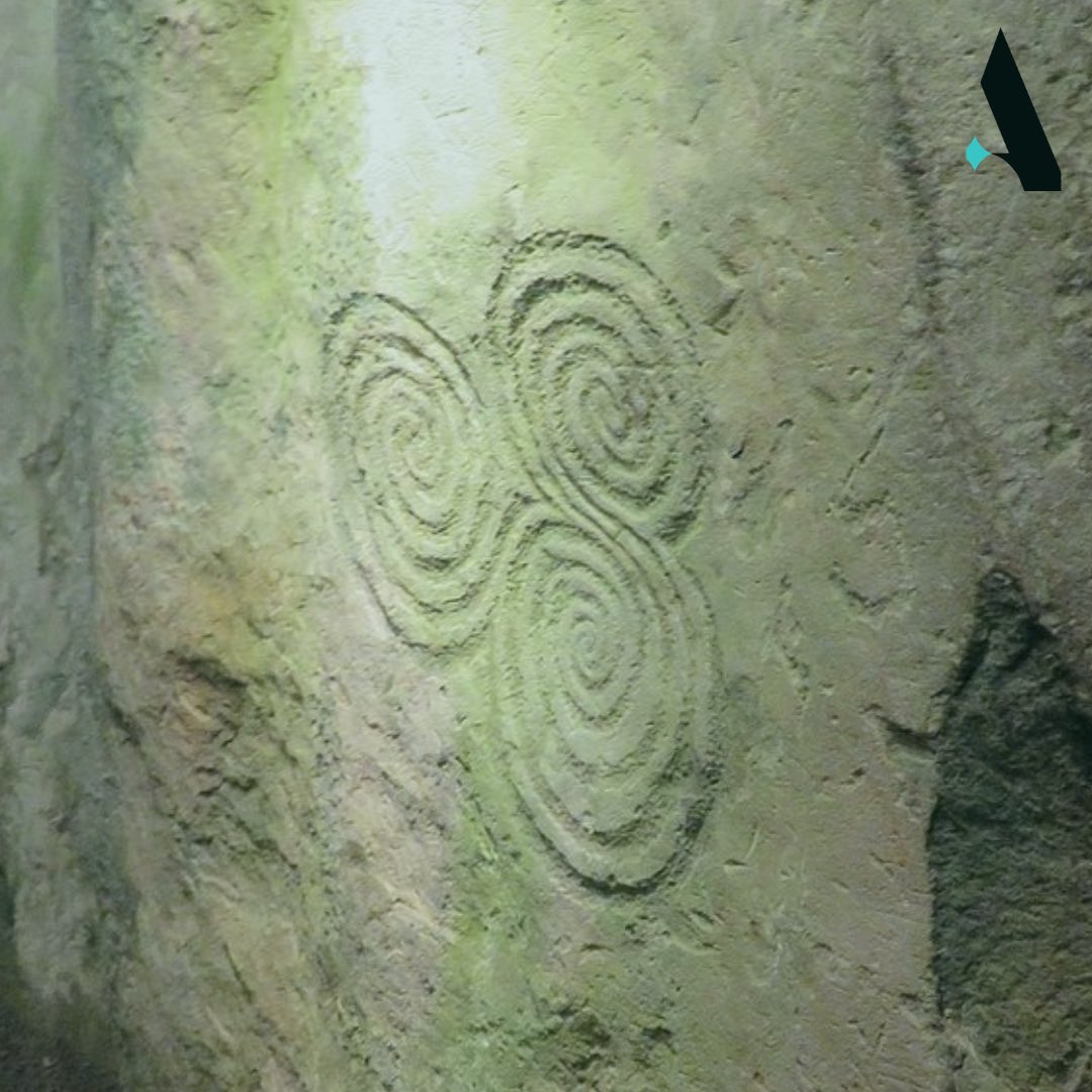 AlbaTechnique's tweet photo. Happy Winter Solstice.
Naturally illuminated stone-age carving inside the passage tomb at Brugh na Boinne (Newgrange), Ireland.
.
.
#albatechnique #wintersolstice #ireland #stonecarving https://t.co/TFN0RrekVI