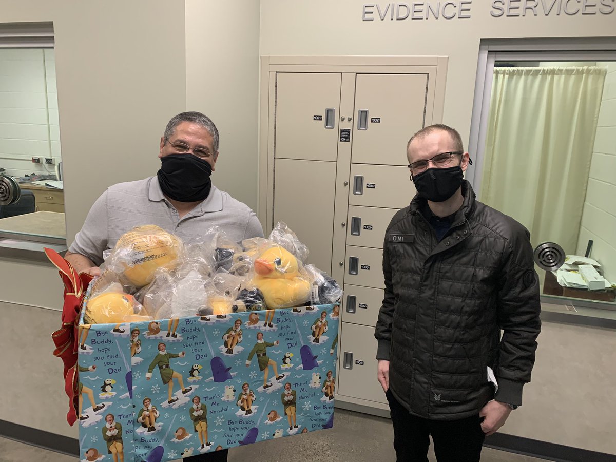 WestRheaHD's tweet photo. Stop 1 of #operationsurprise complete!! Thank you Olympia Police for everything you do for our community! @AkinsMel @ErnestD52 @8964THD @Nate4250 @harleytoolgal @DanStalkfleet https://t.co/XPyy6U7yzN
