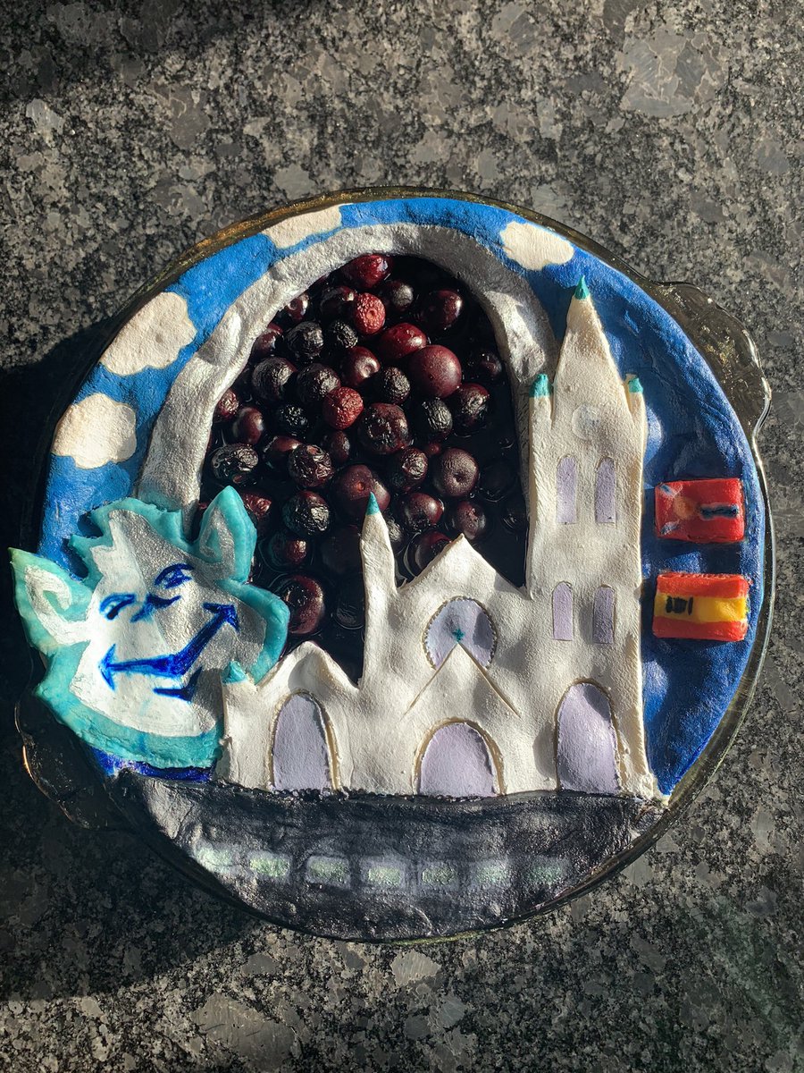 DrH_19's tweet photo. #SLUBakeOff https://t.co/i4iPvc01K4