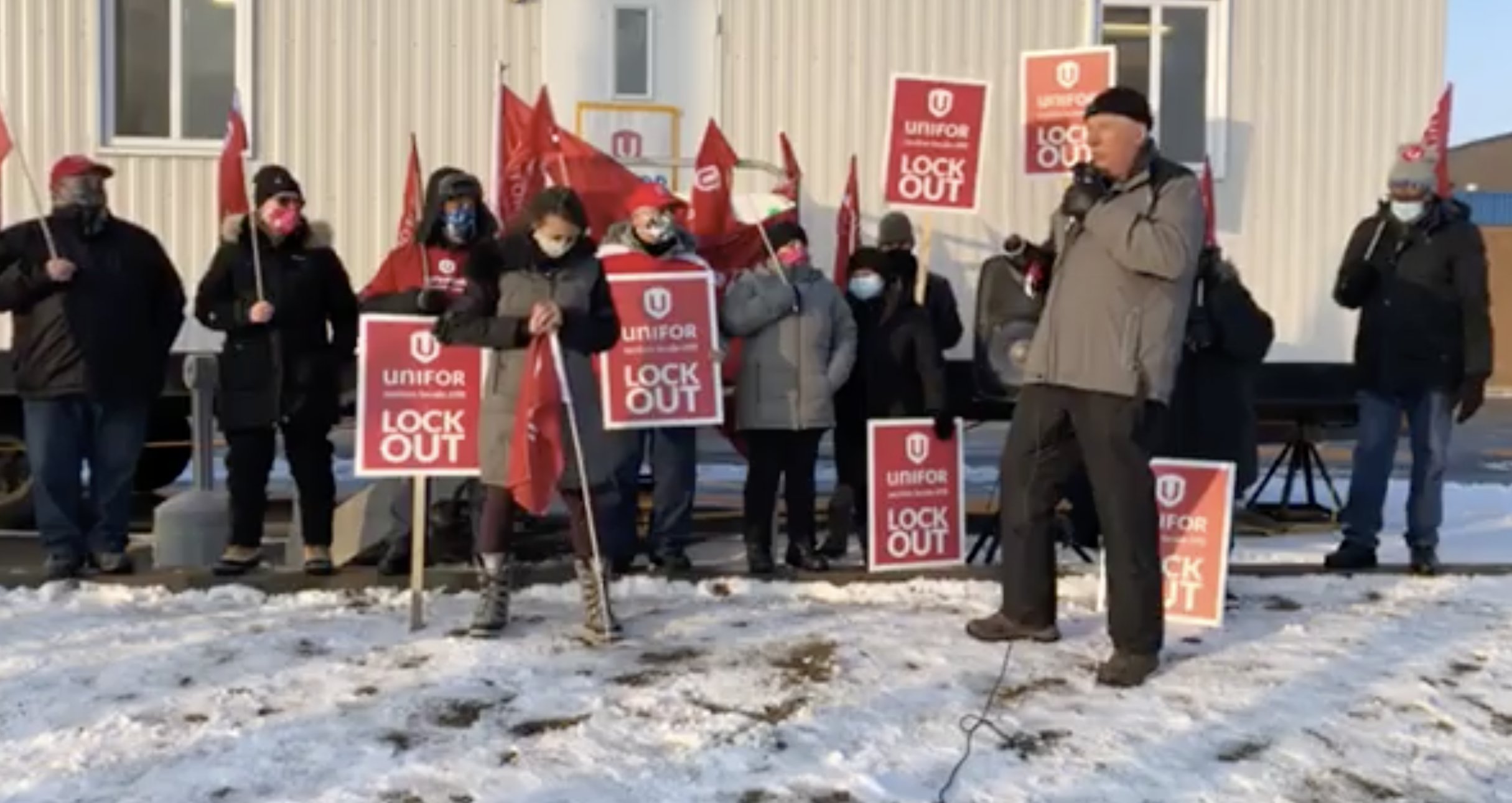 Kevin Bittman Rt Unifortheunion Today Uniforquebec Members Demonstrated To Support Locked Out Members At Local 121 Shell Canada And Local 698 Gate Twitter