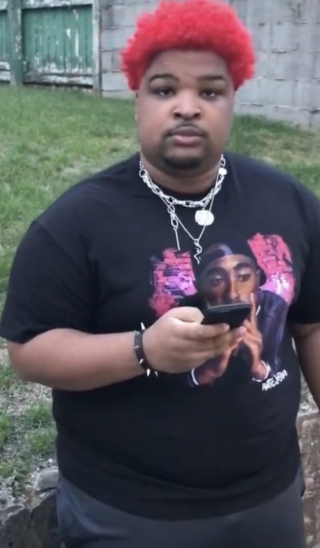 elitelife_kd's tweet photo. I’m sorry...please somebody come look at this...that real live can be her son😩😩 https://t.co/DYtOgi77ki