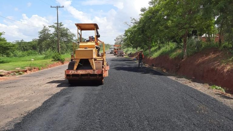 mopcparaguay's tweet photo. 🛣️ La obra de pavimentación asfáltica del tramo San Francisco - Calle 6000 - Bertoni - PY22 en #SanPedro, alcanzó una ejecución del 82%, previéndose su culminación para fines de enero de 2021.

#ObrasParaLaGente 🇵🇾 https://t.co/eUTqGNmdcn