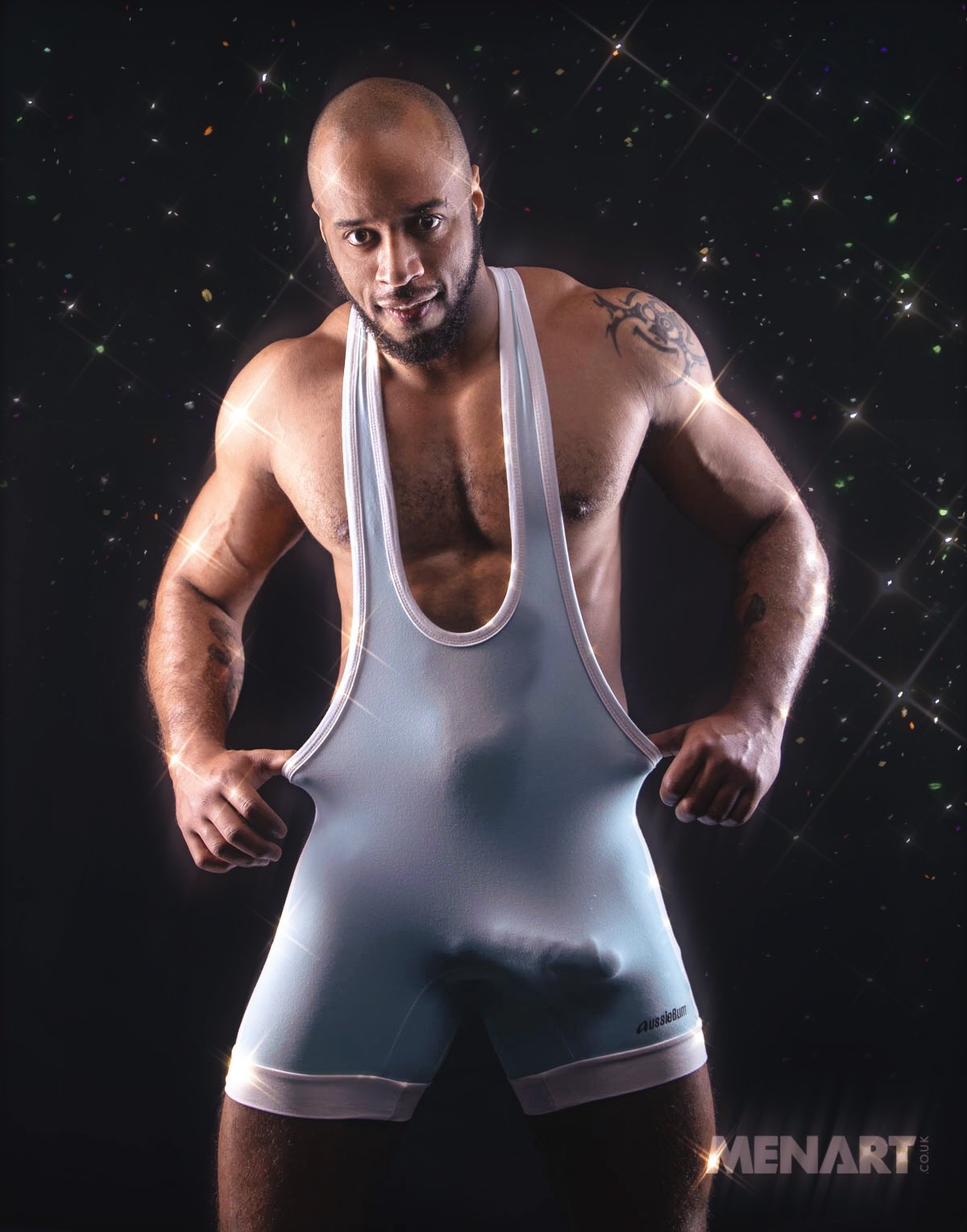 I got an early present for you lads. Come and unwrap it. ?

Pic by @MenArtXXX

@aussieBum @HotGuyZone
