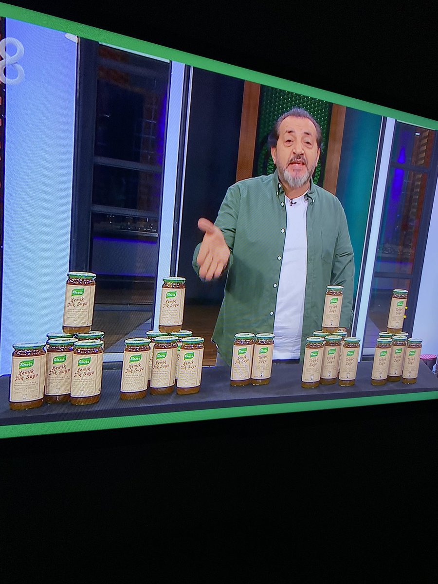 kaderrss's tweet photo. Bi an 5 kavanoz bal reklamı sandım 😂 #MasterChefTuerkiye2020 https://t.co/cKrqfgoQsy