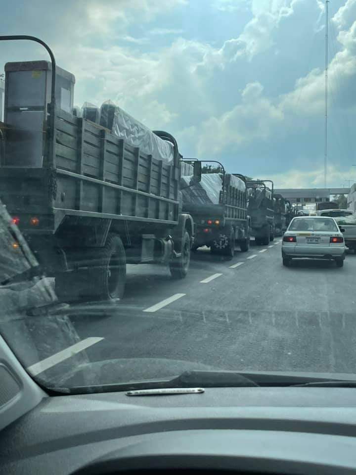 ZuritaCarpio's tweet photo. Ahí va el apoyo de enseres por inundación a Macuspana, #Tabasco. Otro tapadón de hocico a la oposición. https://t.co/M1qJp5sqOg