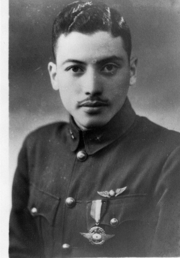 Tonell1's tweet photo. @WW2F1 Did you know that one of the first fighter aircraft aces of World War II was a Asian American, Arthur Chin. Arthur was born in Portland, Oregon. He and other Asian American young men went to defend their ancestral homeland. See Arthur's exploits at https://t.co/nI6vm25BJi https://t.co/AUT5JyL1NW