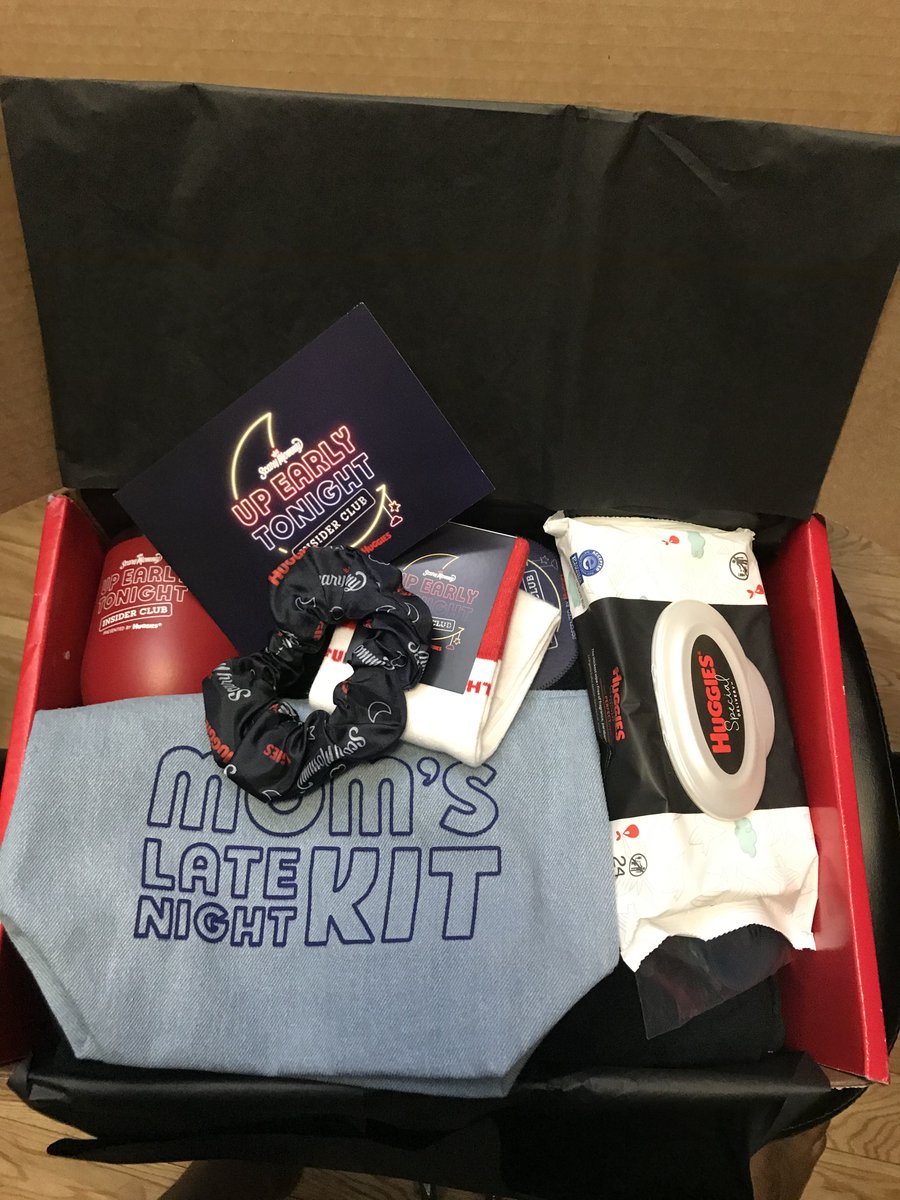 aminahimani's tweet photo. I got my Insider Club box from Up Early Tonight and they are holding a sweepstakes for people to win a box themselves here: https://t.co/8AfB2Ru8P1
#upearlytonight https://t.co/jLZ8A3vylg