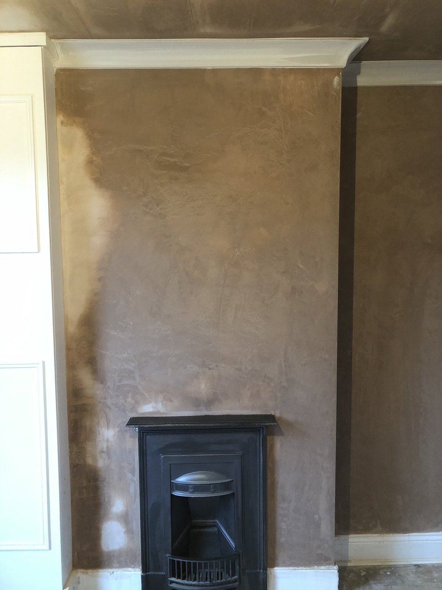 Last job of 2020 for us, new ceiling and a full skim plus new coving.

All family,friends,customers and everyone that recommends us all the best for Christmas and 2021 #Plastering