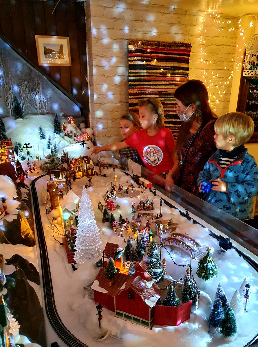 Thank you Wendy &amp; Steve @RedLionInnStKew for a lovely evening. The food was delicious and the boys love your decorations.