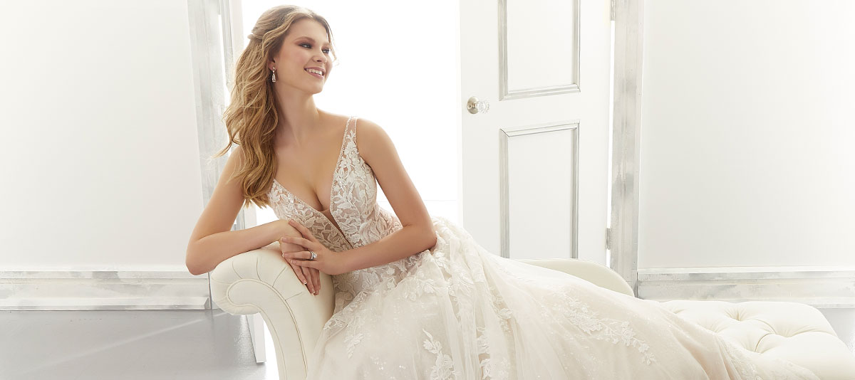 Save the dates: January 9th & 10th. Spring Bridal Fair at Terry Costa. Enjoy 20% off the entire* bridal salon! Free Gift bag for the bride to be! Walk-ins Welcome or Book an appointment here: bit.ly/2WxEu9y