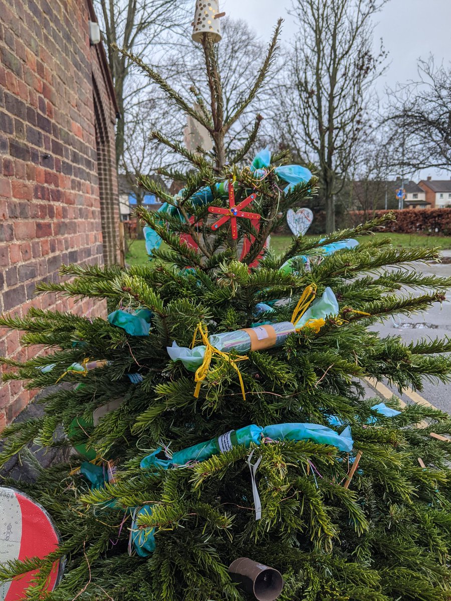 SedgArchivist's tweet photo. Lovely to see this today outside the Church of the Good Shepherd in Arbury. Large baubles from Arbury Primary School & craft crackers from @kettlesyard @OpenHouseCam. Add your own decoration & take a cracker! ๐๐โ๏ธ๐จ #OpenHouseCam #Cambridge #Christmas https://t.co/2BxLSiaZhL