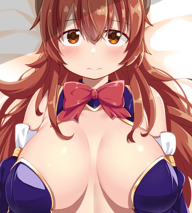 出社前にシャミ子描きもうした 本当は目元だけ隠した構図にする予定だった気もした 